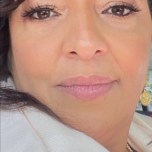 Meet your Posher, Elisa